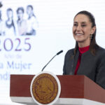 US again halts imports of Mexican cattle over screwworm concerns: Thursday’s mañanera recapped President Sheinbaum at the podium of her morning press conference