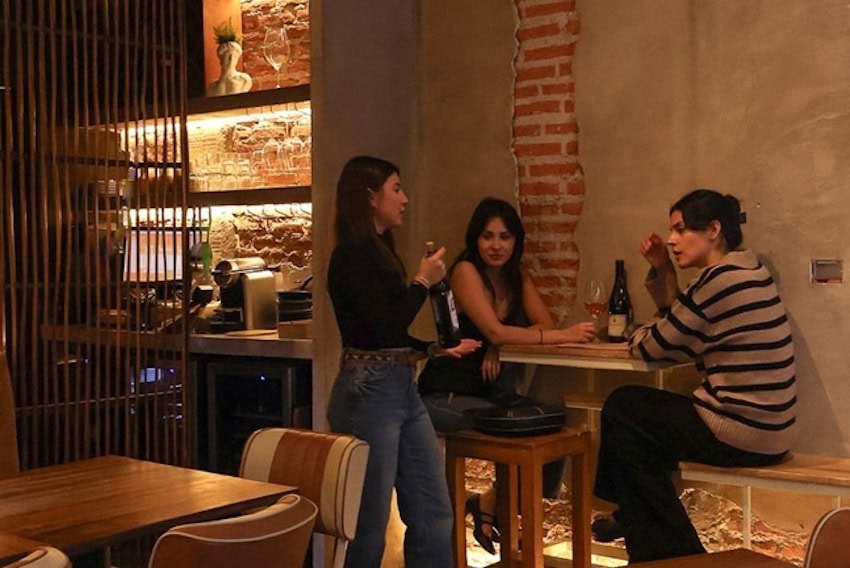 El Corcho wine bar in Guadalajara