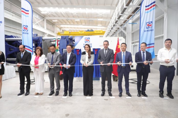 The investment was announced by Mexican and Chinese grandees.