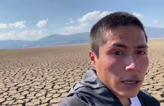 The YouTuber known as El Purepeche's documentation of Lake Patzcuaro's dry lakebed drew the attention of web denizens across a range of social media platforms.