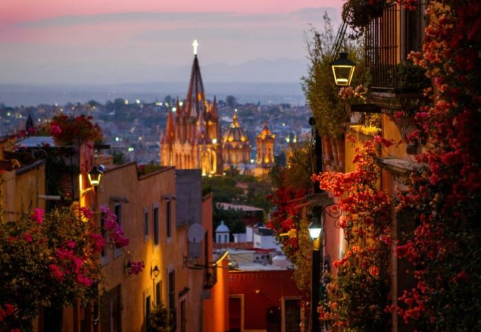 Night view of a colonial Mexican town
