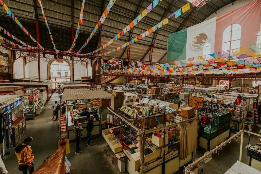 Tianguis and traditional markets in Mexico
