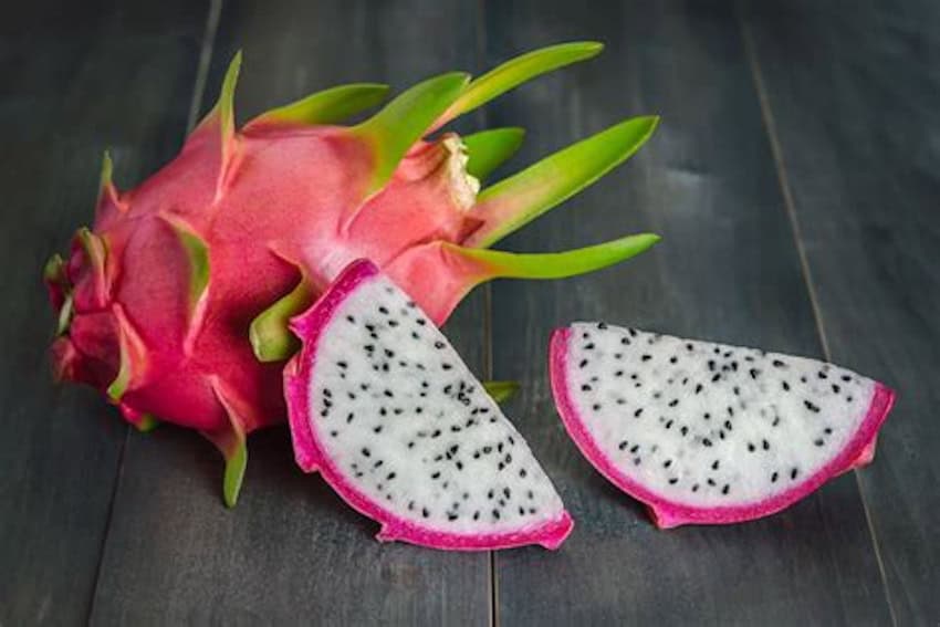 Pitahaya in slices