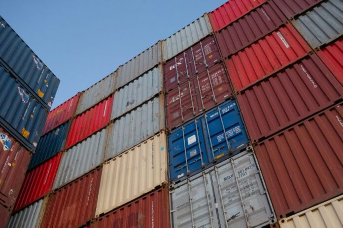 Cargo shipping containers